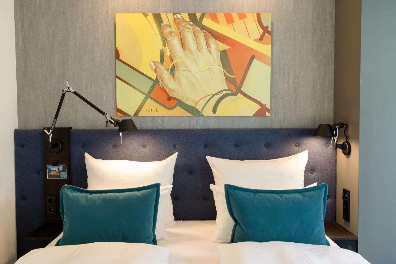 Motel One มานไฮม์ ภายนอก รูปภาพ