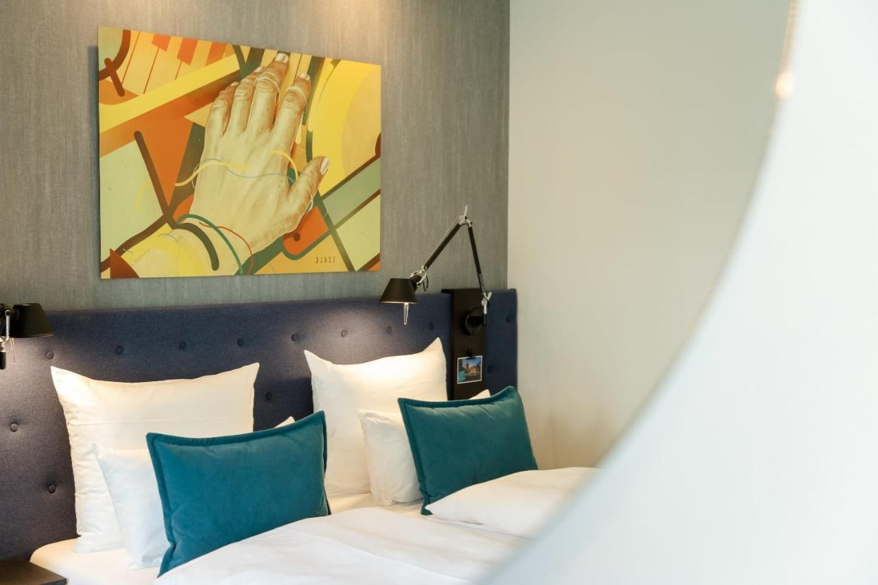 Motel One มานไฮม์ ภายนอก รูปภาพ